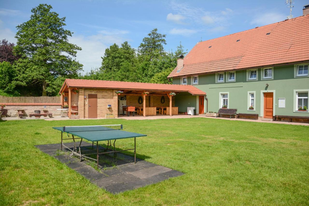 Stovka Bozanov Guest House ภายนอก รูปภาพ