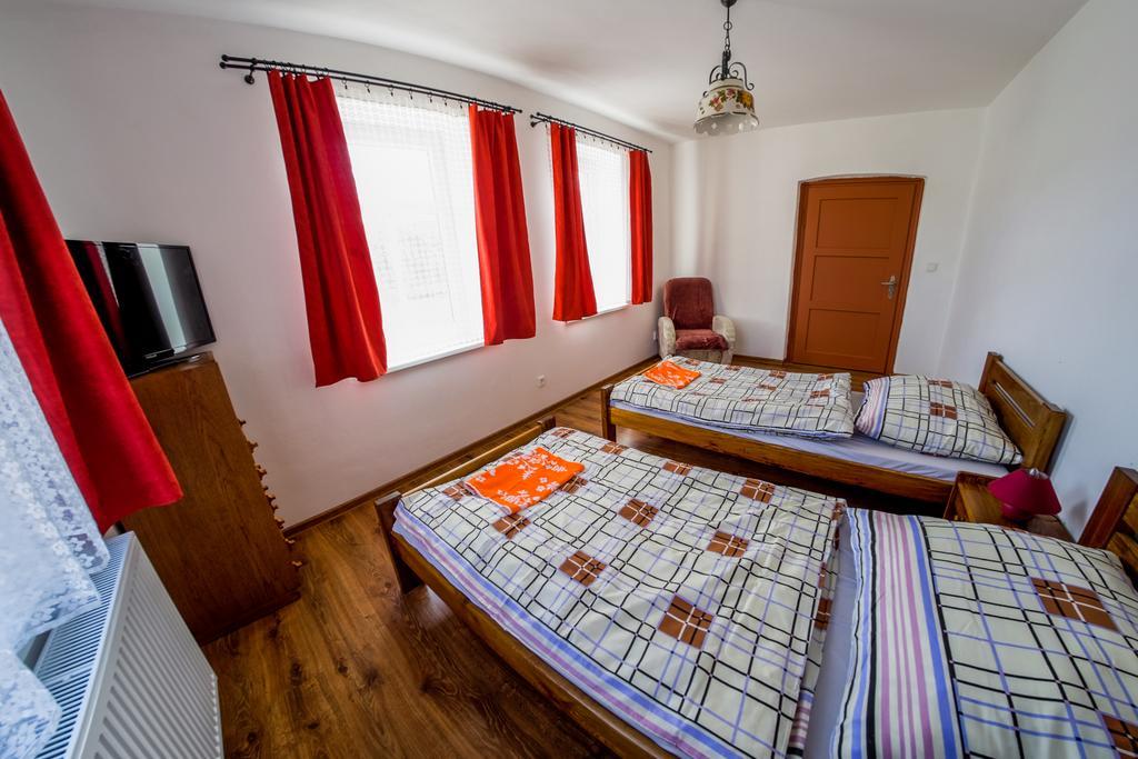 Stovka Bozanov Guest House ภายนอก รูปภาพ