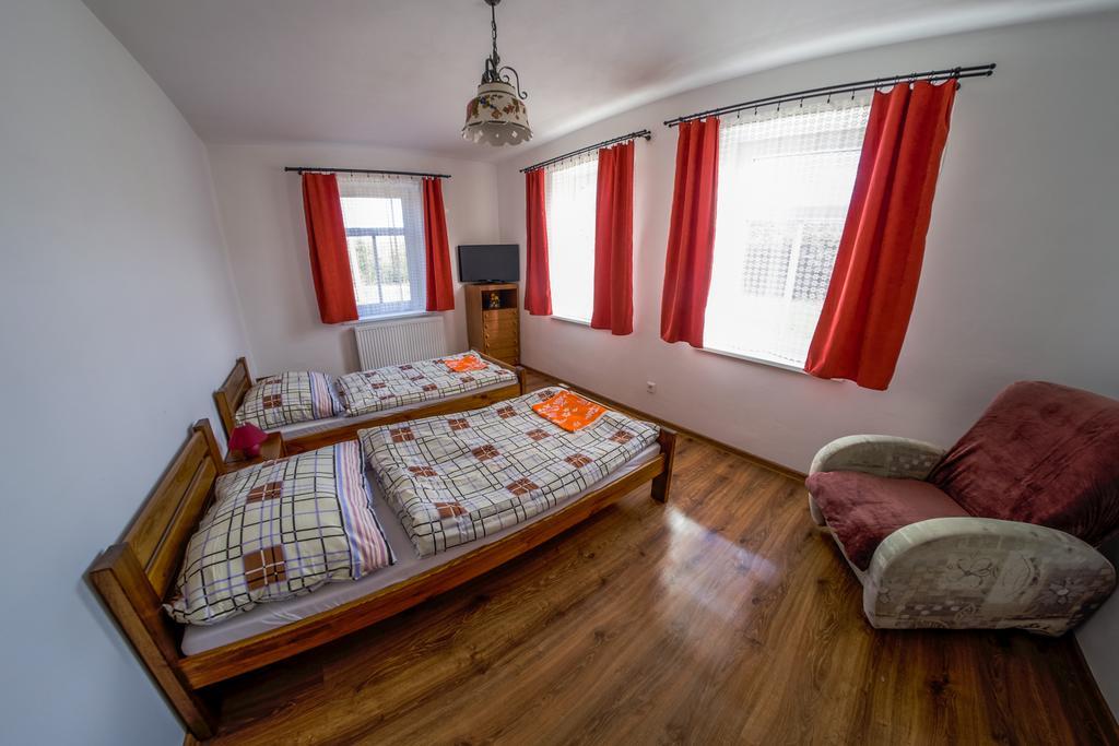 Stovka Bozanov Guest House ภายนอก รูปภาพ